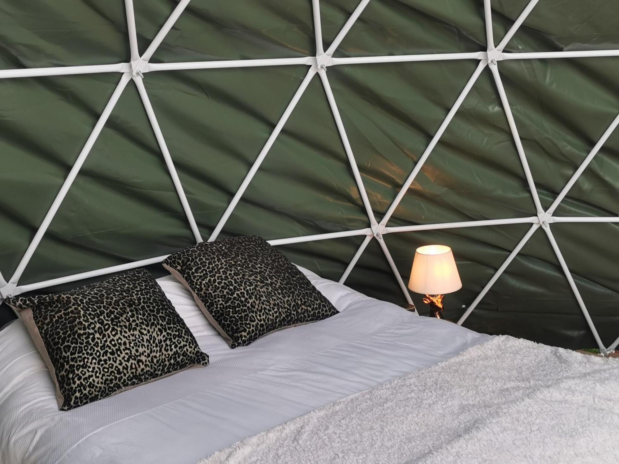Lincoln Big Green Dome, Hot Tub, Projector, Firepit Washingborough Buitenkant foto
